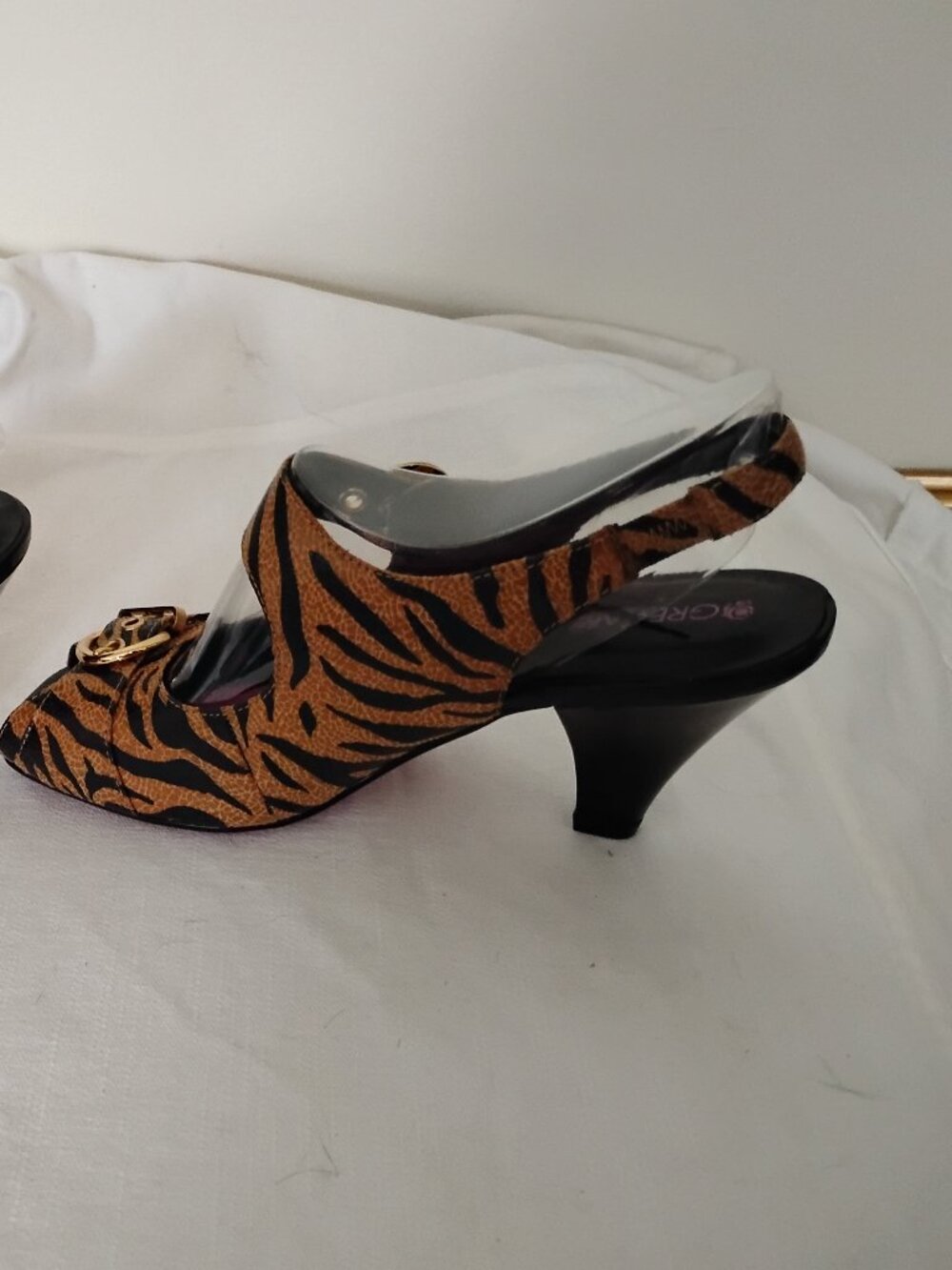 Gretta sz 8  open toe sling pumps.  Black and tan striped animal motif. - Picture 2 of 8